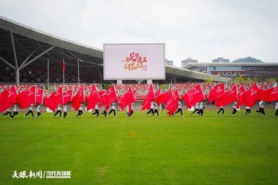 而维克多小心翼翼地保护着这个秘密:所谓完美女人只是他用电脑创造的产物。